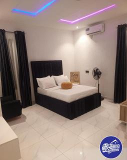 5 Bedrooms and 5 Bathrooms Luxury Duplex With Private Swimming Pool - Lagos - 1