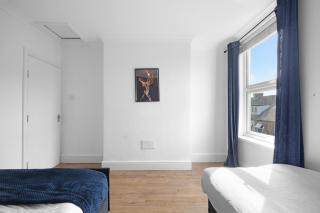 Radford 3 Bedroom and 1 Bathroom House - Nottingham - 4