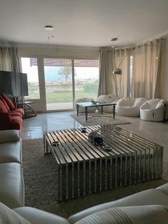 Modern 4BR Villa Ein Bay with Garden - Ain Sukhna - 5