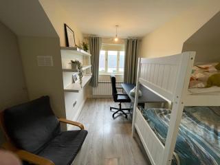 Spacious, modern room in a shared family home - Dublin - 2