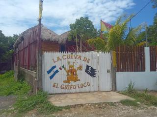 Hostal La Cueva del Grifo Loco surf&Bikers - Miramar - 9