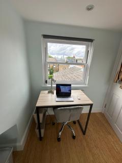 Unique Loft Bright Double Room with Private Bathroom Zone 3 West London Free Parking - Londra - 1
