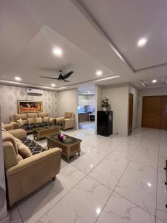 Luxury, Large and Private Appartment - Rawalpindi - 7
