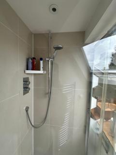 Unique Loft Bright Double Room with Private Bathroom Zone 3 West London Free Parking - Londra - 3