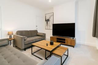 Modern 4BR Home in Dudley - Netherton - 0