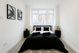 Modern 4BR Home in Dudley - Netherton - 7