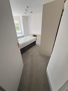 Spacious 4-Bed Home R&B STAYS Welcomes You - 2