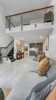 Parnell Escape l Enormous Loft Apartment l Shops - Auckland - 7
