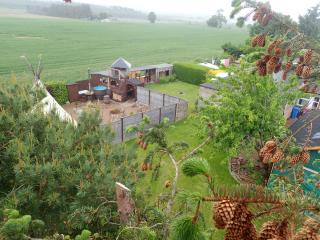 Best Tipi in Morayshire with Whisky Barrel Hot Tub - Coltfield - 4