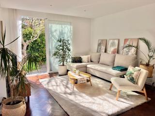 Sunny Room with Workspace, AC & Sea View Balcony - 9