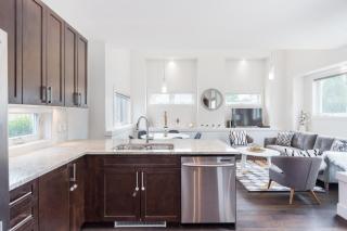 West Coast Luxury Living - Vancouver - 3