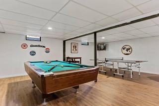 Entertainment Haven w Firepit, Games & Fenced Yard - Janesville - 9