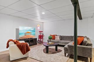 Entertainment Haven w Firepit, Games & Fenced Yard - Janesville - 6