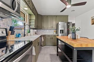 Entertainment Haven w Firepit, Games & Fenced Yard - Janesville - 3