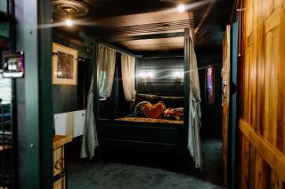 The Velvet Hideaway - Burnham on Sea - 6