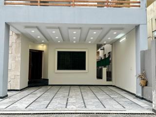 Sky View Palace guest house - Islamabad - 8