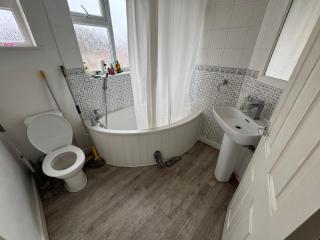 Private room in Coventry - 1