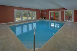 Sweet Tranquility Pool Lodge - Cosby - 0