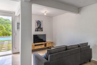 Appartement des 5 Trésors - piscine et vue panoramique - 0