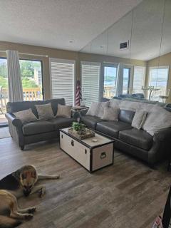 Waterfront Oasis Condo with Gorgeous Deck Views - Four Seasons - 9