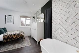 Free Parking The Quays- Sleeps 8 by Genesis Living - Manchester - 9