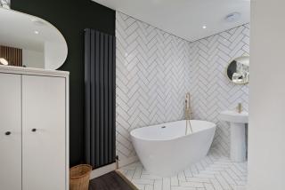 Free Parking The Quays- Sleeps 8 by Genesis Living - Manchester - 7