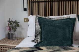 Free Parking The Quays- Sleeps 8 by Genesis Living - Manchester - 4
