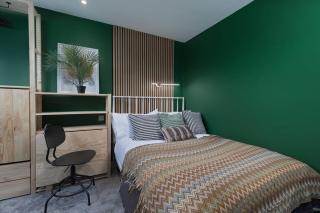 Free Parking The Quays- Sleeps 8 by Genesis Living - Manchester - 1