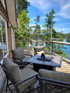 Sea Chalet - Oceanfront Cabin - - 9