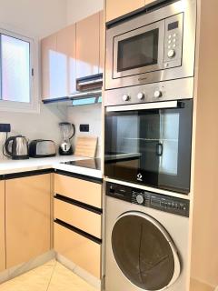 Sunny, Equipped, 10min Beach, Wifi, Netflix, Parking, balcony - 5