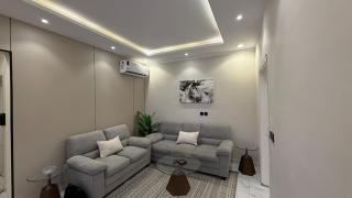 Modern 1BR, Cozy Living Room ,70 in TV, Self Check-In - Riad - 2
