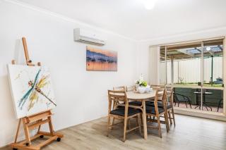 StayAU Cozy 3BR Suburban Retreat in Ingleburn - Ingleburn - 1