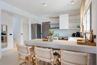 Gorgeous Villa with Sea View - Molos Parou - 1