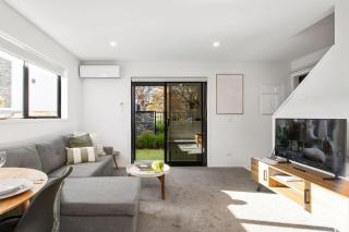 Brand New Opposite Hagley Park Close CBD Hospital - Fendalton - 7