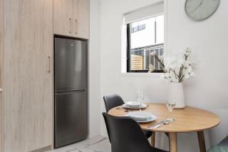 Brand New Opposite Hagley Park Close CBD Hospital - Fendalton - 4