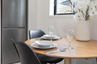 Brand New Opposite Hagley Park Close CBD Hospital - Fendalton - 5