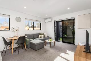 Brand New Opposite Hagley Park Close CBD Hospital - Fendalton - 3
