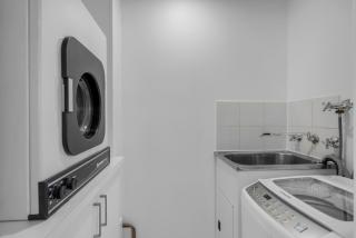 Bright 1-Bed Flat with Balcony in Central Adelaide - Adelaide - 2