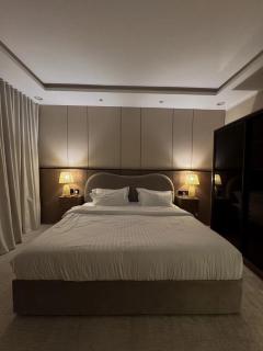 Modern 1BR, Cozy Living Room ,70 in TV, Self Check-In - Riad - 6