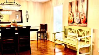 Stylish 4BR Retreat in Cypress - King Bed -Fireplace -Outdoor Patio - TVs in 4 Rooms - Hot Wells - 4
