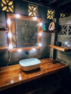 ShakaBrah Beachfront Surf Skate Hostel - General Luna - 4
