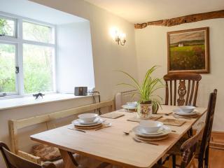 Lower Goytre Farmhouse - Llanvair Waterdine - 3