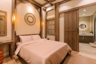 3BR , Train View, Jacuzzi, Sauna, Prime Location - Hanoi - 8
