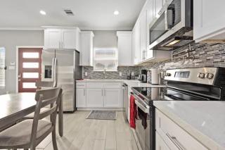 Gated Unit With Laundry l Near NRG and Med Center and HOU Airport - Houston - 9
