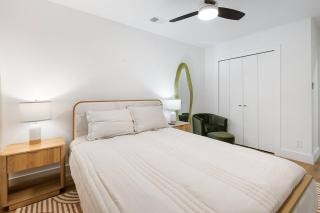 Stylish Austin Escape 4BR, 2BA, Minutes from Domain, Q2 Stadium - 8