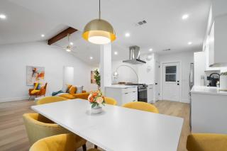 Stylish Austin Escape 4BR, 2BA, Minutes from Domain, Q2 Stadium - Austin - 6