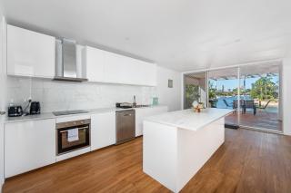 On the canal -Central Broadbeach - Gold Coast - 2