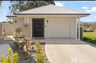 Hamptons House Mudgee -Lux Stays - Mudgee - 0