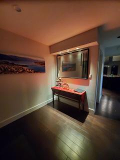 Just across from the lake ! - Kelowna - 8