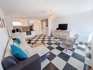 Joli T2 – Près de la Plage et du Centre! - FR-1-610-110 - Bormes-les-Mimosas - 4